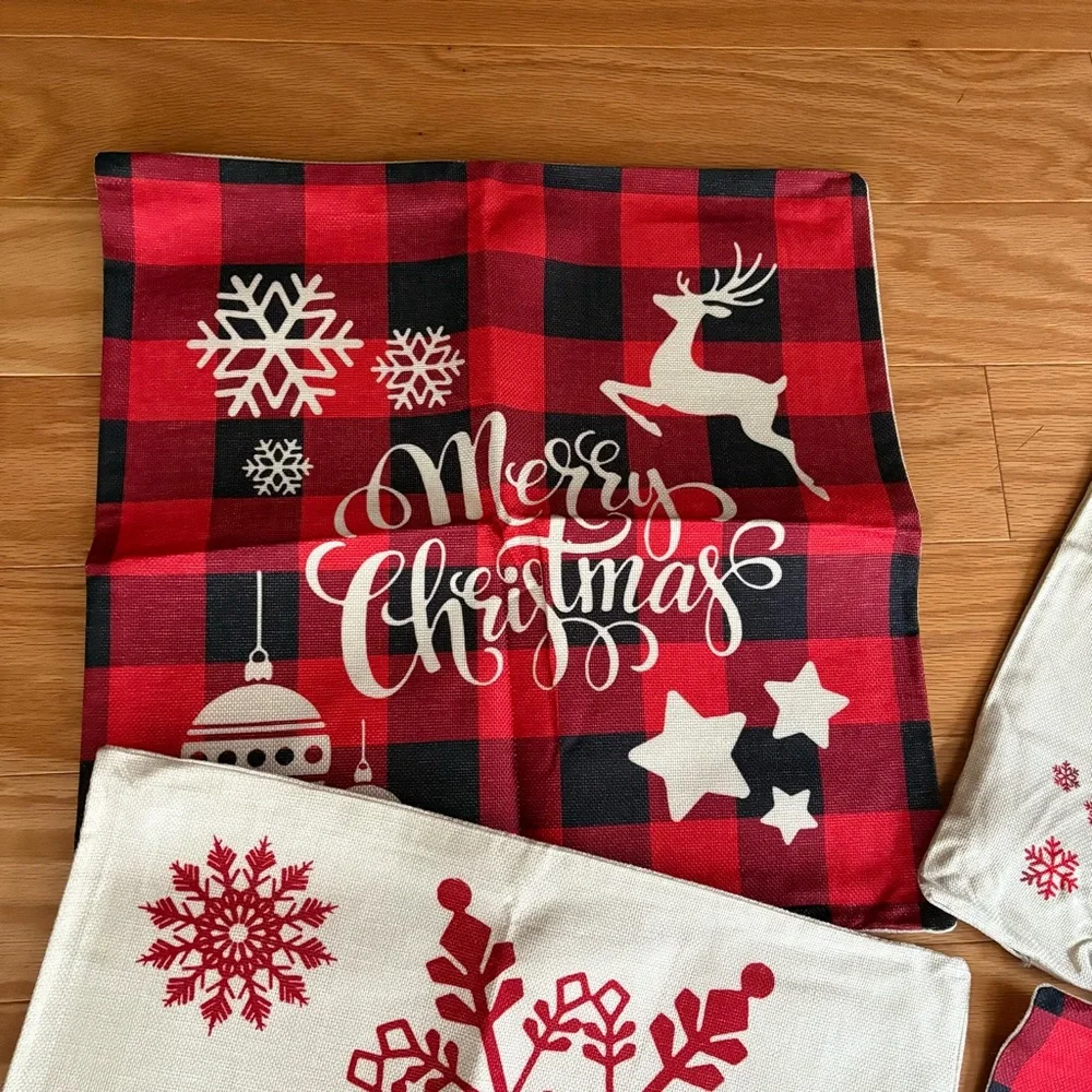 NWT Christmas Holiday Zippered Pillow Covers (4)